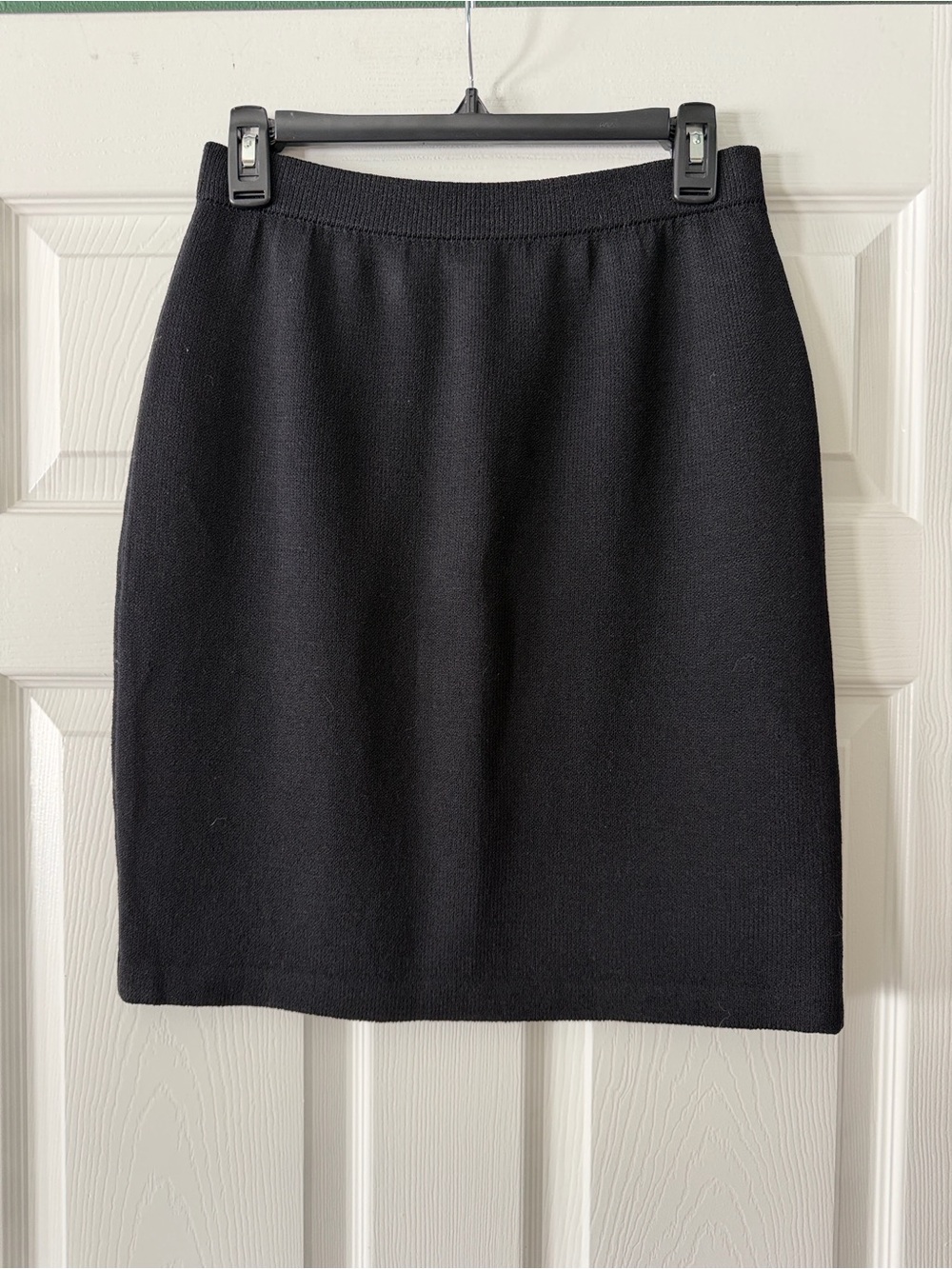 St. John Basics Black Santana Knit Pencil Skirt Elastic Waist Size 6 Cruise 2002